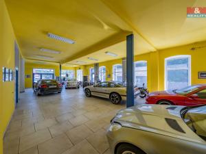 Prodej obchodního prostoru, Šarovy, 400 m2