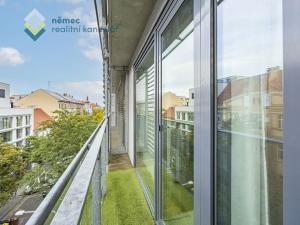 Pronájem bytu 1+kk, Praha - Karlín, Křižíkova, 48 m2