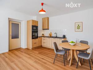 Prodej rodinného domu, Lišov, třída 5. května, 160 m2