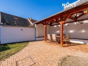 Prodej rodinného domu, Lišov, třída 5. května, 160 m2