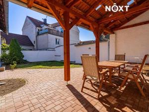 Prodej rodinného domu, Lišov, třída 5. května, 160 m2