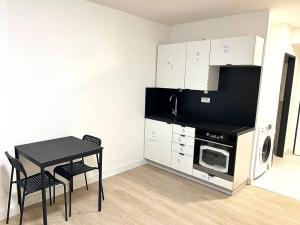 Pronájem bytu 1+kk, Praha - Radotín, Vrážská, 27 m2