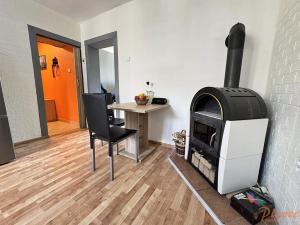Prodej bytu 2+1, Karlovy Vary, Třeboňská, 43 m2