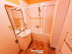 Pronájem bytu 2+kk, Praha - Stodůlky, Kodymova, 58 m2