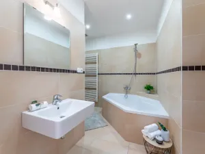 Pronájem bytu 2+kk, Praha - Vršovice, Kodaňská, 47 m2