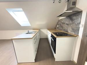 Pronájem bytu 2+kk, Praha - Újezd nad Lesy, Starokolínská, 70 m2