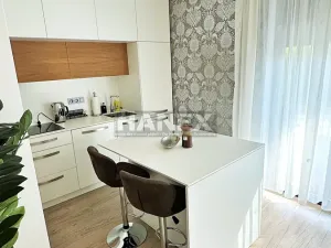 Prodej bytu 1+kk, Praha - Košíře, Česká, 48 m2