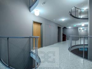Pronájem bytu 1+kk, Praha - Smíchov, Toyen, 39 m2