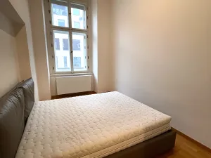 Pronájem bytu 2+kk, Praha - Karlín, Sokolovská, 75 m2
