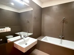Pronájem bytu 2+kk, Praha - Karlín, Sokolovská, 75 m2
