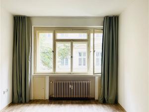 Pronájem bytu 1+kk, Praha, Záhřebská, 25 m2