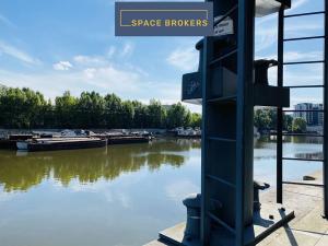 Pronájem kanceláře, Praha - Holešovice, Jankovcova, 1326 m2