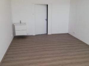 Pronájem bytu 1+1, Liberec, Nad Školou, 34 m2