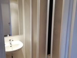 Pronájem bytu 1+1, Liberec, Nad Školou, 34 m2