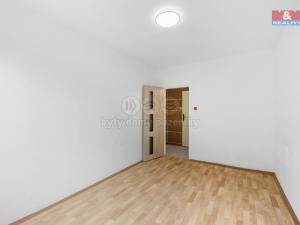 Prodej bytu 3+1, Praha - Kobylisy, Třeboradická, 67 m2
