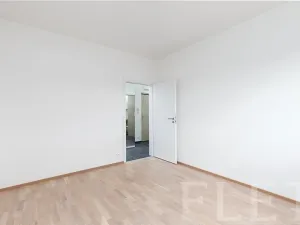 Pronájem bytu 2+kk, Praha - Hloubětín, Waltariho, 50 m2