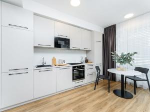 Pronájem bytu 2+kk, Praha - Vysočany, Odkolkova, 63 m2
