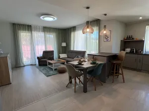 Prodej bytu 3+kk, Karlovy Vary, Spálená, 90 m2