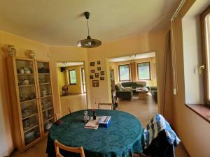 Prodej rodinného domu, Hrdlořezy, 280 m2