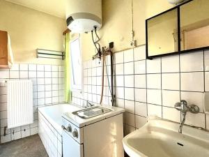 Prodej rodinného domu, Mníšek pod Brdy, Ke škole, 182 m2