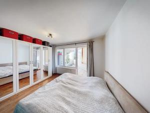 Prodej bytu 2+kk, Praha - Horní Měcholupy, Modenská, 64 m2