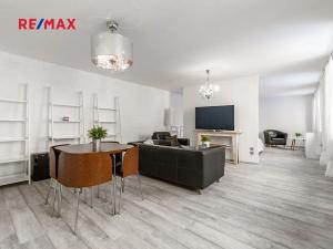 Prodej obchodního prostoru, Praha - Karlín, Pernerova, 128 m2