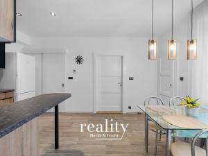 Pronájem bytu 1+1, Jihlava, Malátova, 56 m2