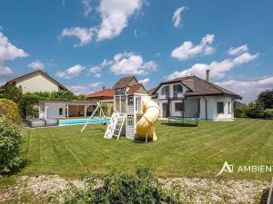 Prodej rodinného domu, Moravany, 360 m2