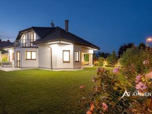 Prodej rodinného domu, Moravany, 360 m2