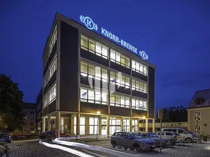 Pronájem kanceláře, Liberec, nám. Nerudovo, 3000 m2