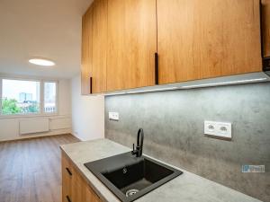 Pronájem bytu 2+kk, Praha - Háje, Kosmická, 43 m2