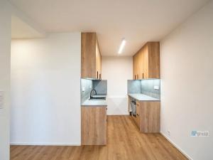 Pronájem bytu 2+kk, Praha - Háje, Kosmická, 43 m2