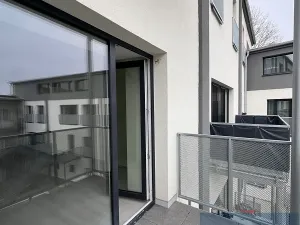 Pronájem bytu 1+kk, Lomnice, Dlouhá, 30 m2