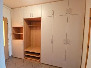 Pronájem bytu 2+kk, Praha - Krč, Vikova, 41 m2