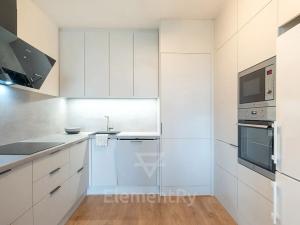 Pronájem bytu 2+kk, Hradec Králové, Kubelíkova, 70 m2