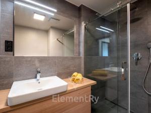 Pronájem bytu 2+kk, Hradec Králové, Kubelíkova, 70 m2