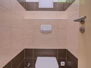 Pronájem bytu 2+kk, Jesenice, Cedrová, 65 m2