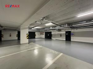 Pronájem garáže, Praha - Vokovice, Ke dvoru, 45 m2