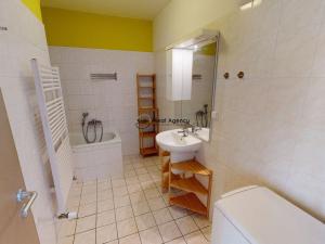 Pronájem bytu 2+kk, Strančice, Náměstí Emila Kolbena, 73 m2