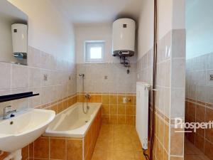 Prodej bytu 3+1, Libochovice, Dvouletky, 69 m2
