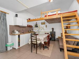 Prodej rodinného domu, Černá v Pošumaví, 210 m2