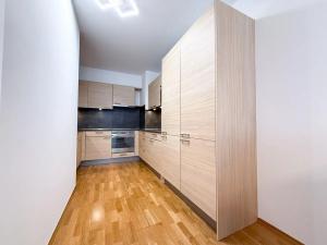 Pronájem bytu 2+kk, Praha - Smíchov, Karla Engliše, 68 m2