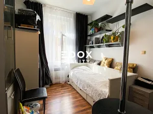 Prodej bytu 2+kk, Praha - Smíchov, U Santošky, 39 m2