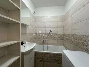 Pronájem bytu 3+1, České Budějovice, V. Volfa, 68 m2