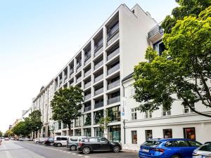 Pronájem garážového stání, Praha - Karlín, Thámova, 12 m2