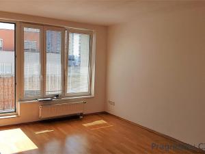 Pronájem bytu 2+1, Praha, Počernická, 65 m2