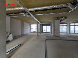 Pronájem obchodního prostoru, Praha - Vysočany, Kabešova, 116 m2