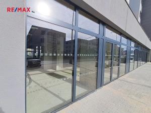 Pronájem obchodního prostoru, Praha - Vysočany, Kabešova, 116 m2