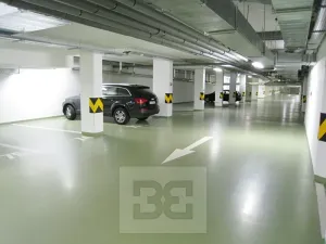 Pronájem garážového stání, Praha - Žižkov, Pitterova, 13 m2