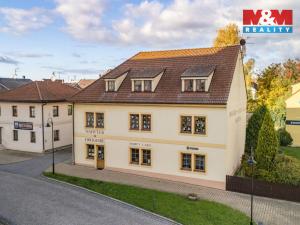 Pronájem obchodního prostoru, Bor, náměstí Republiky, 156 m2